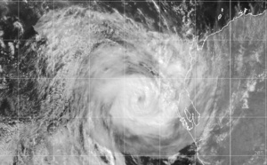 26S(SEROJA): US/CAT 1(65knots) is rapidly approaching Geraldton area,28P short-lived, Invests 94W, 91S and 93S under watch, 11/03utc update 26S(SEROJA): US/CAT 1(65knots) is rapidly approaching Geraldton area,28P short-lived, Invests 94W, 91S and 93S under watch, 11/03utc update