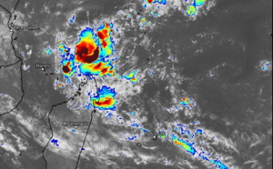 TY 02W(SURIGAE) remains powerful,CAT4 with a large 120km eye//Invest 95S is now TC 29S(JOBO), rapidly intensifying North of Madagascar, 21/03utc update