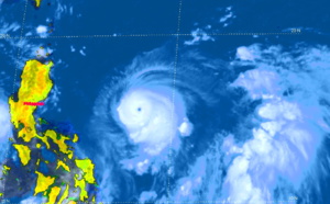 Western Pacific: 18W(CONSON) gaining strength over South China Sea/Super Typhoon 19W(CHANTHU) back at CAT 5 over the Philippine Sea,EPacific &amp; Atlantic updates,09/03utc