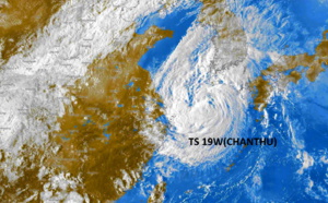 Western Pacific: 19W(CHANTHU) intensity is forecast to peak near Typhoon level//Atlantic: 2 Tropical Cyclone Formation Alerts,16/09utc