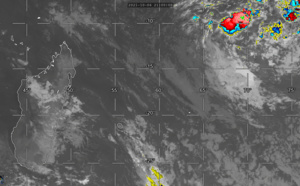 ILES SOEURS: Jeudi 07 Octobre 2021: soleil puis averses et pluies suivis d'une baisse des températures à la RÉUNION puis MAURICE