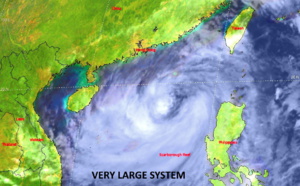 TS 24W(KOMPASU) is a very large system over the South China Sea, 12/09utc update
