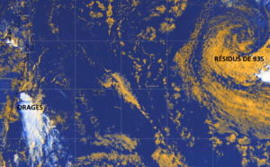 ILES SOEURS: prévisions+cartes détaillées pour les 2,3 et 4 Novembre 2021 pour MAURICE et la RÉUNION, orages et résidus de 93S à bonne distance