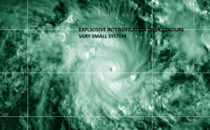 Very small TC 08S(BATSIRAI) under-went a very rapid intensifcation span// Invest 91W is Medium// Invest 97P, 27/15utc 