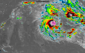 TC 08S(BATSIRAI): CAT 2 US , peak intensity forecast by 72h// Invest 98P and Invest 99S updates, 31/03utc