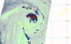 TC 11P(DOVI): tracking South-East of New Caledonia, forecast to reach 65knots/CAT 1 US by 48hours, 09/15utc