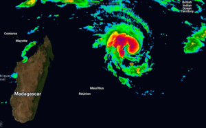 TC 13S(EMNATI): CAT 1 US and intensifying to CAT 3 within 48h while tracking to the North of Mauritius/Réunion, 18/15utc