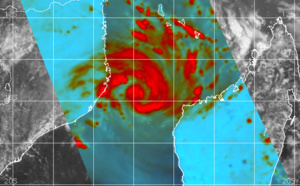 TC 19S(GOMBE): intensifying rapidly next 18h: dangerous CAT 3 US at landfall/Mozambique,destructive flooding likely once inland//Invest 99S, 10/09utc