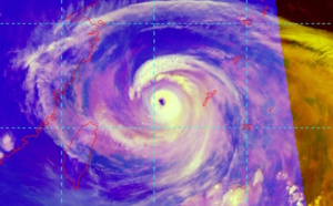 06W(KHANUN) forecast to remain at Typhoon intensity next 72h// 05E(DORA) forecast to peak at CAT 4 US by 24h//0215utc