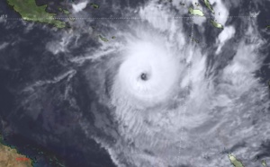 Tropical Cyclone 03P(JASPER) peaked at US CAT 4, now weakening under strong shear//0906utc