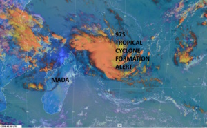 Invest 97S: Tropical Cyclone Formation Alert issued, intensifying while approaching MAURITIUS/REUNION islands//Invest 98S//1209utc