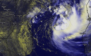 INVEST 90S &amp; INVEST 91S updates// INVEST 92P Subtropical// 10 Day ECMWF Storm Tracks// 1006utc