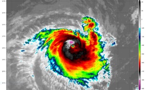 TC 18S(NEVILLE) +45 knots last 24H may reach CAT 3 US within 24H//ECMWF 10 Day Storm Tracks//2109utc