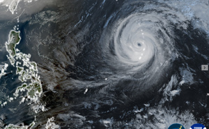 WESTERN PACIFIC: Typhoon 04W(SINLAKU) large and still powerful CAT 3 US,  slow mover lead to a prolonged period period of destructive winds over the MARIANAS/ SOUTH INDIAN: Invest 92S//150900 UTC  