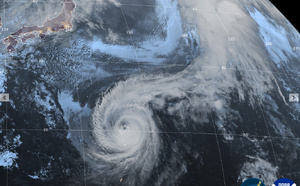 WESTERN PACIFIC: Typhoon 04W(SINLAKU) CAT 1 US is tracking over increasingly cooler seas with ETT forecast to complete by 48h//171000 UTC