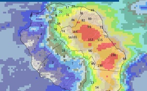 Pluies: plus de 300mm en 48 heures à la REUNION//11/08/26